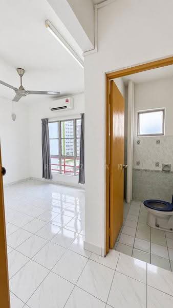 Apartment for Sale at Intana Ria - Mohd Ridzuan - Bathroom - PropertyGuru.com.my