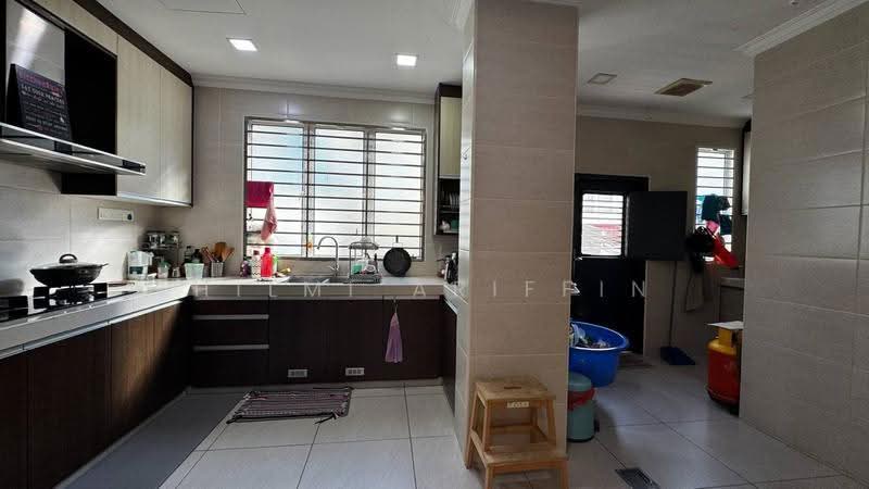 2-storey Terraced House for Sale in TTDI Grove (Kajang) - Hilmi Ariffin - Kitchen - PropertyGuru.com.my
