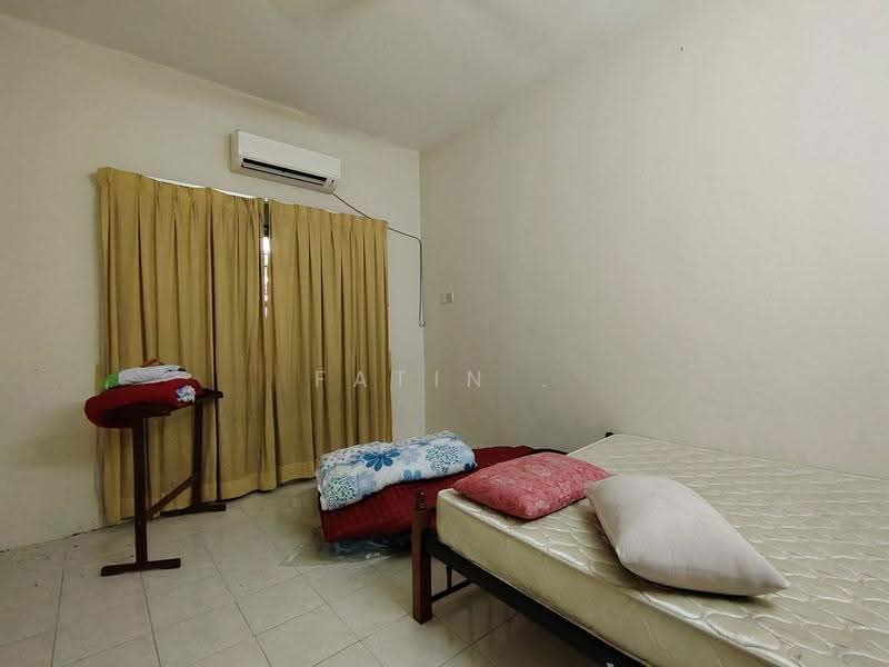 Semi-Detached House for Sale in Gerbang Meru Indah (Ipoh) - Fatin . - Bedroom - PropertyGuru.com.my