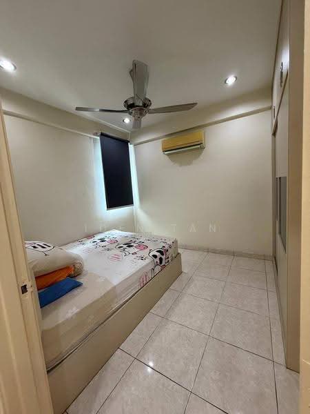 Apartment for Sale at Pulai View - Iden Tan - Bedroom - PropertyGuru.com.my