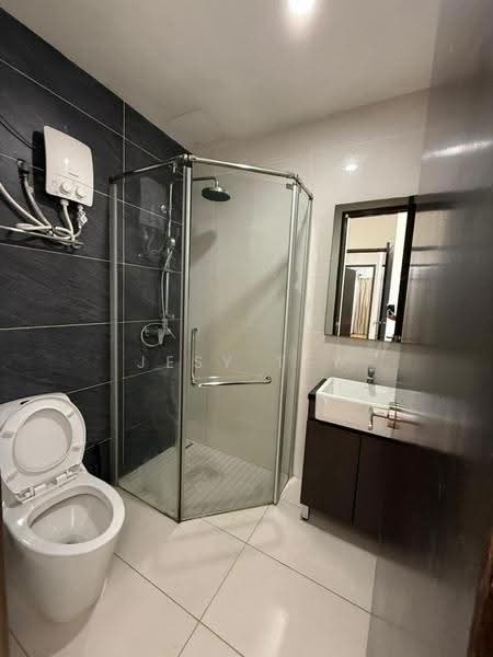 Condominium for Sale at Bay Point @ Country Garden Danga Bay - Jesy Tey - Bathroom - PropertyGuru.com.my