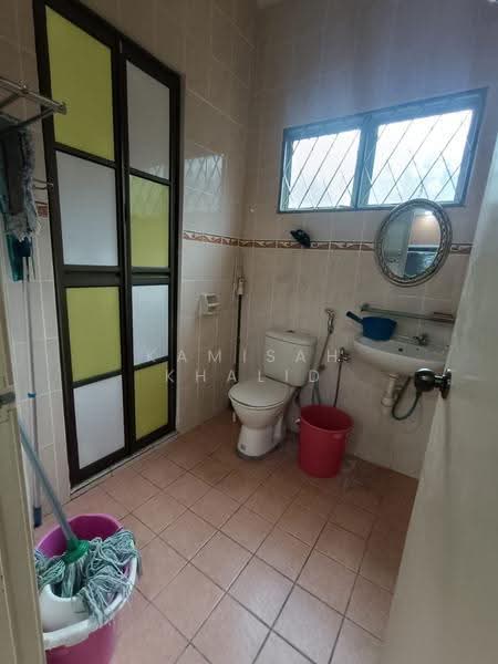 Bungalow House for Sale in Sungai Buloh (Selangor) - Kamisah Khalid - Bathroom - PropertyGuru.com.my