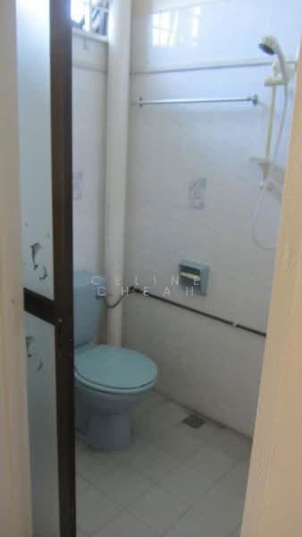 Townhouse for Sale in Desa Ria (Sungai Ara) - Celine Cheah - Bathroom - PropertyGuru.com.my