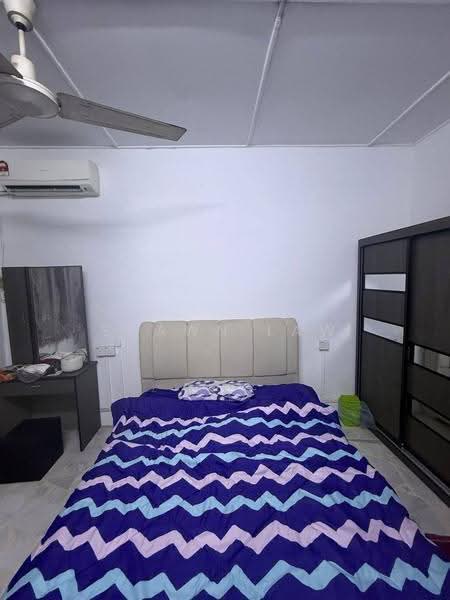 Rumah Teres 2-Tingkat untuk Disewa di Taman Johor Jaya (Johor Bahru) - Shawn Law - Bedroom - PropertyGuru.com.my