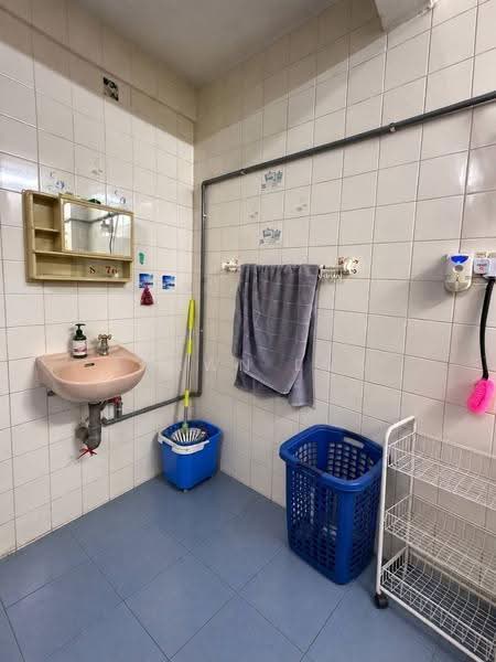 Rumah Teres 2-Tingkat untuk Disewa di Taman Johor Jaya (Johor Bahru) - Shawn Law - Bathroom - PropertyGuru.com.my