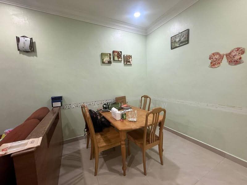 Rumah Teres 2-Tingkat untuk Disewa di Taman Johor Jaya (Johor Bahru) - Shawn Law - Dining Room - PropertyGuru.com.my