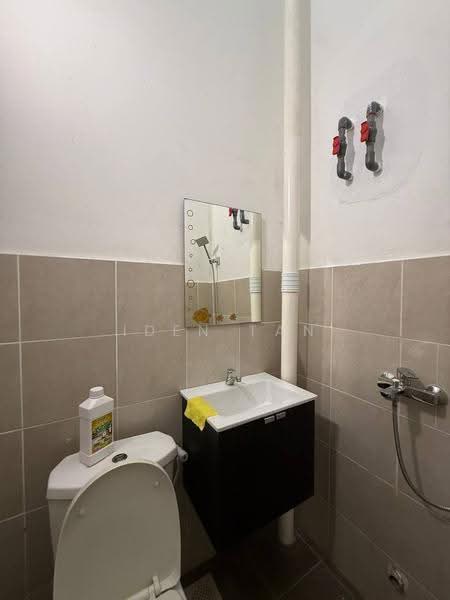 Rumah Teres 2.5-Tingkat untuk Dijual di Taman Scientex Pasir Gudang (Pasir Gudang) - Iden Tan - Bathroom - PropertyGuru.com.my