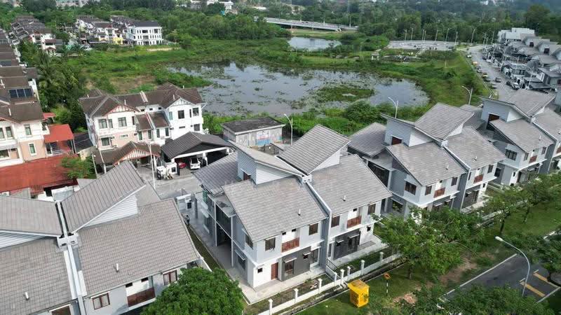 Semi-Detached House for Sale in Bandar Baru Bangi (Selangor) - Mahirah . - Exterior - PropertyGuru.com.my