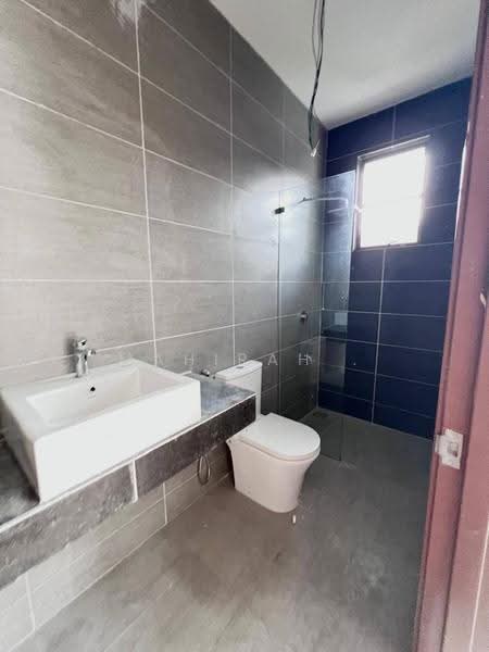 Semi-Detached House for Sale in Bandar Baru Bangi (Selangor) - Mahirah . - Bathroom - PropertyGuru.com.my