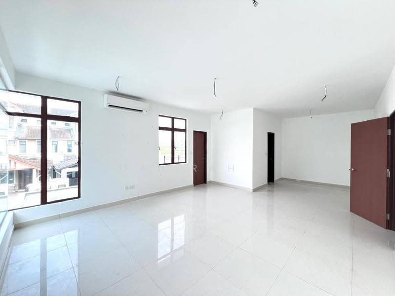 Semi-Detached House for Sale in Bandar Baru Bangi (Selangor) - Mahirah . - Living Room - PropertyGuru.com.my