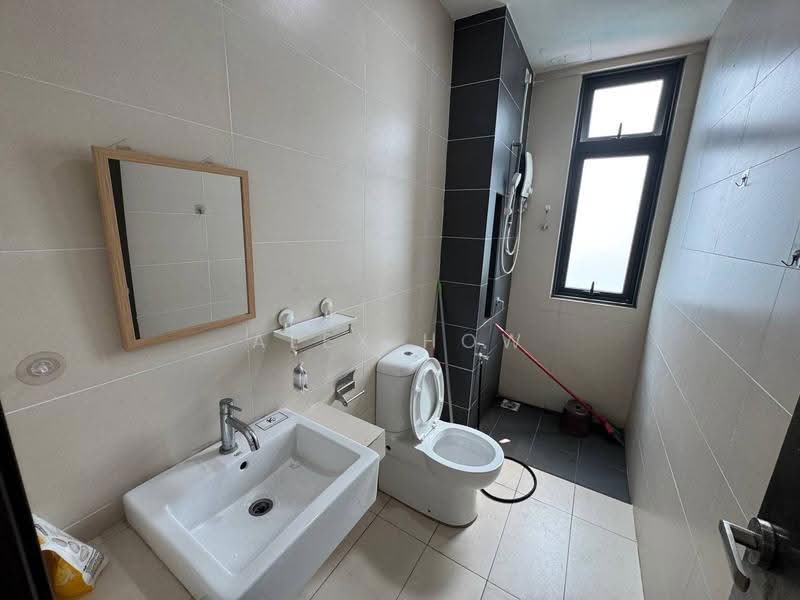 Kediaman Servis untuk Disewa di 8Scape Residence @ Sutera - Alex How - Bathroom - PropertyGuru.com.my