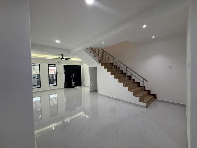 2-storey Terraced House for Sale in Kelapa Sawit (Kulai) - Jesy Tey - Living Room - PropertyGuru.com.my