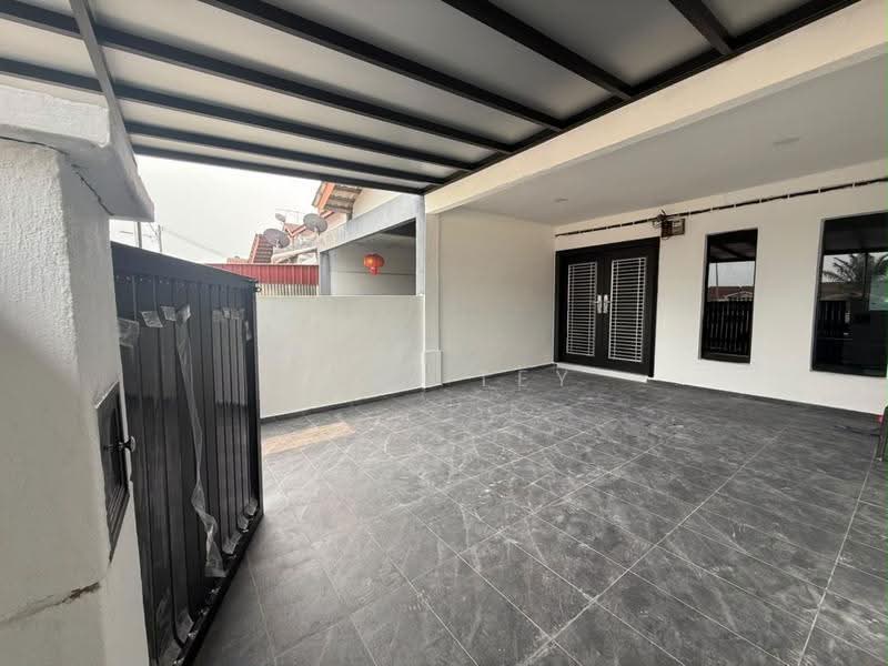 2-storey Terraced House for Sale in Kelapa Sawit (Kulai) - Jesy Tey - Exterior - PropertyGuru.com.my
