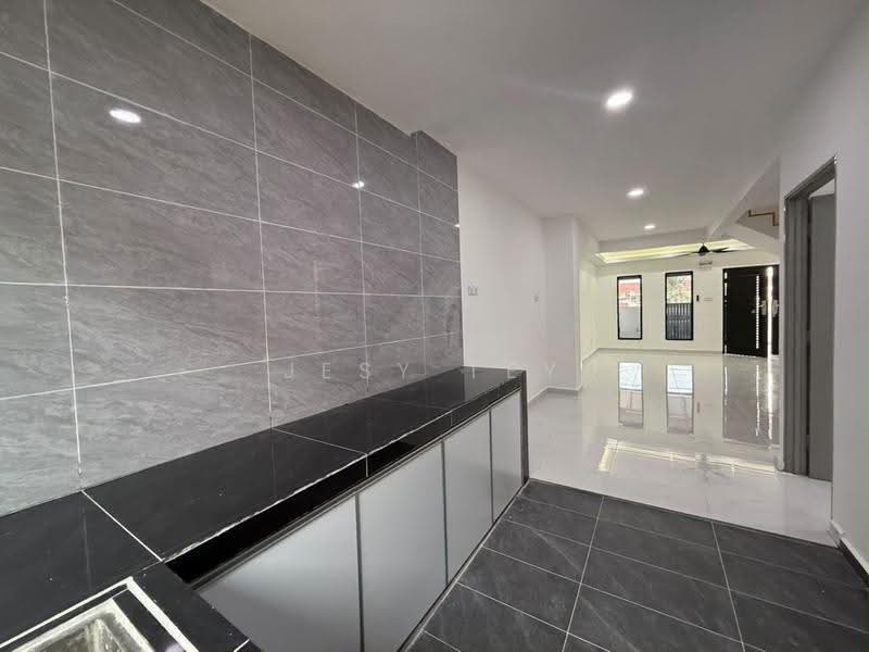 2-storey Terraced House for Sale in Kelapa Sawit (Kulai) - Jesy Tey - Kitchen - PropertyGuru.com.my