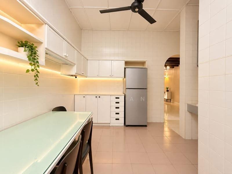 1.5-storey Terraced House for Sale in Taman Molek (Johor Bahru) - Sky Tan - Kitchen - PropertyGuru.com.my