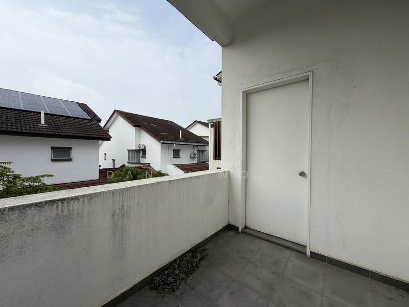 Rumah Berkembar untuk Dijual di Kota Emerald (Rawang) - Danny Wong - Balcony - PropertyGuru.com.my