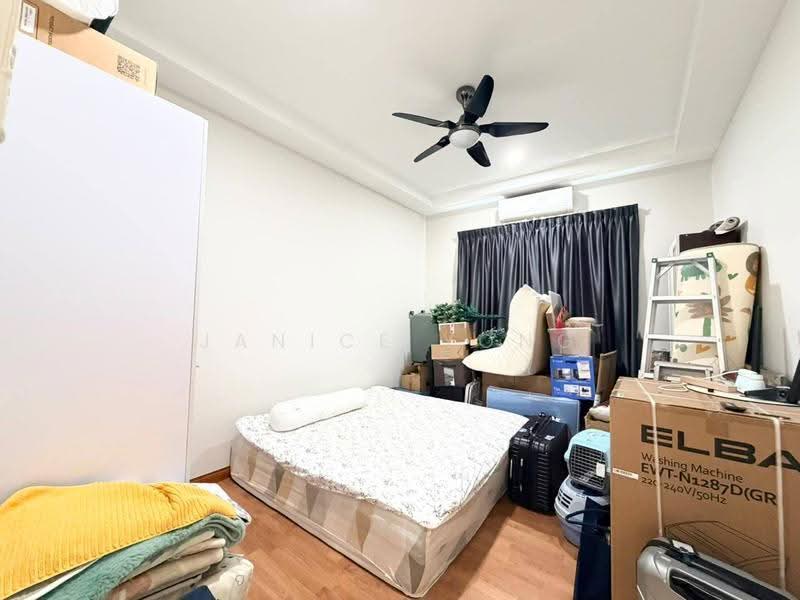 Kediaman Servis untuk Dijual di The Platino Serviced Apartment - Janice Yong - Bedroom - PropertyGuru.com.my