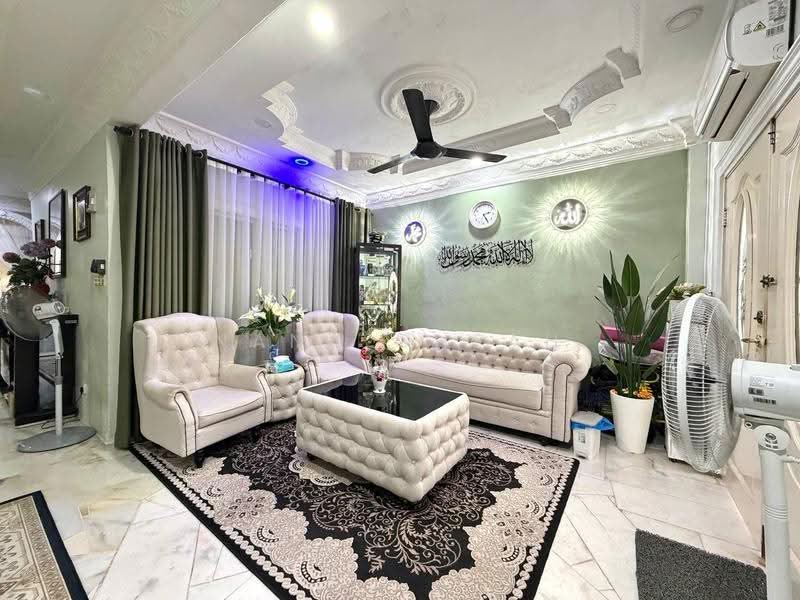 Rumah Teres 1-Tingkat untuk Dijual di Bandar Tasik Puteri (Rawang) - Nana Cheah - Living Room - PropertyGuru.com.my