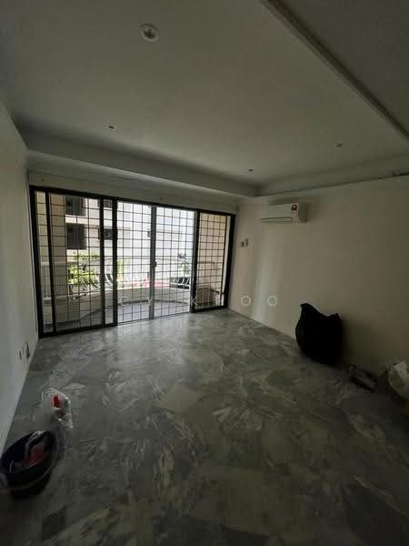 Kondominium untuk Dijual di Mutiara Villa - CY Khoo - Living Room - PropertyGuru.com.my