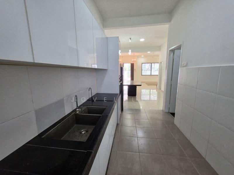2-storey Terraced House for Sale in Taman Seri Austin (Tebrau) - Jovel Lim - Kitchen - PropertyGuru.com.my