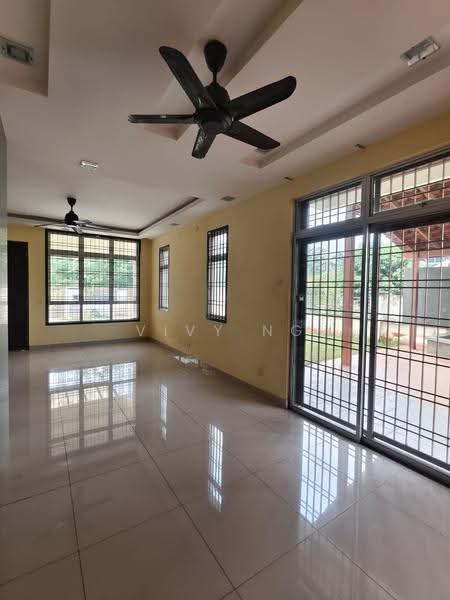 Rumah Teres 2-Tingkat untuk Disewa di Taman Seri Austin (Tebrau) - Vivy Ng - Living Room - PropertyGuru.com.my