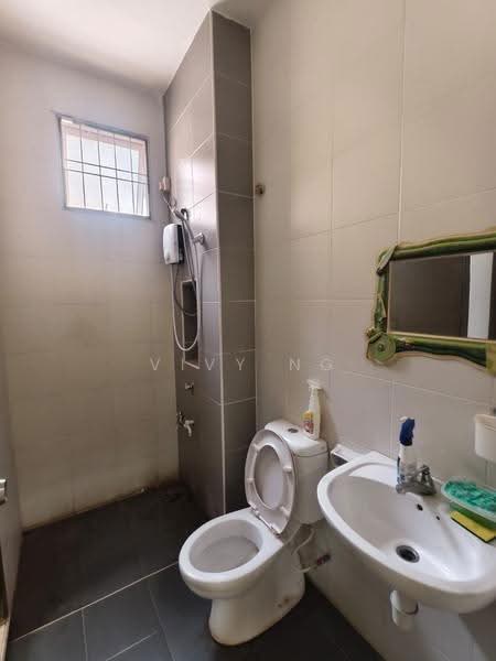Rumah Teres 2-Tingkat untuk Disewa di Taman Seri Austin (Tebrau) - Vivy Ng - Bathroom - PropertyGuru.com.my