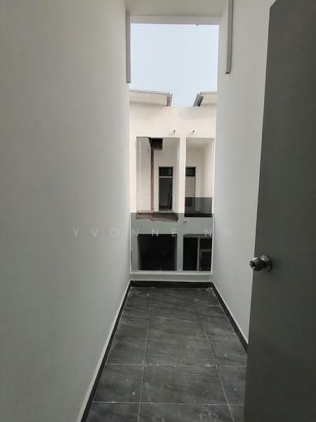 Cluster House for Rent in Taman Universiti (Skudai) - Yvonne Ng - Corridor - PropertyGuru.com.my