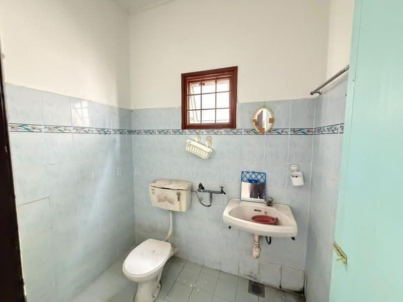 2-storey Terraced House for Sale in Taman Bukit Rawang Jaya (Rawang) - Bernard Ong - Bathroom - PropertyGuru.com.my