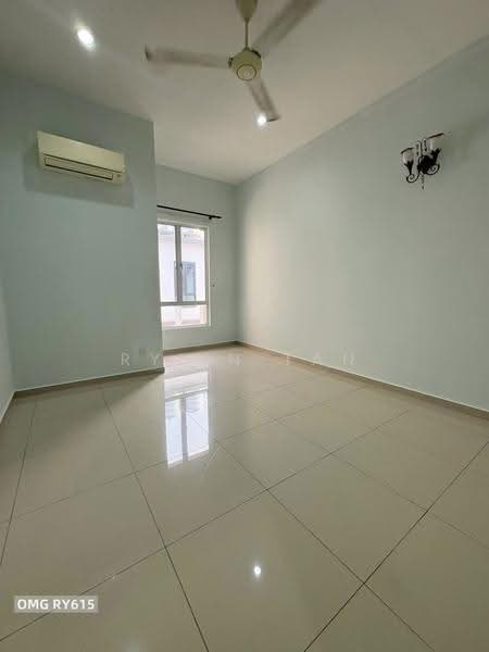 Rumah Berkembar untuk Dijual di Ambang Botanic (Klang) - Rylin Tan - Living Room - PropertyGuru.com.my