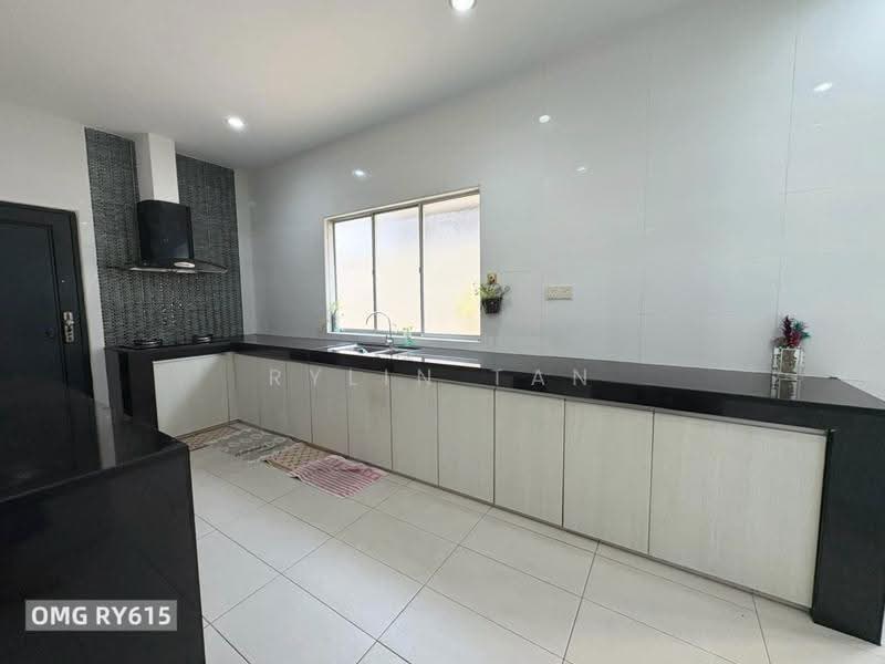 Rumah Berkembar untuk Dijual di Ambang Botanic (Klang) - Rylin Tan - Kitchen - PropertyGuru.com.my