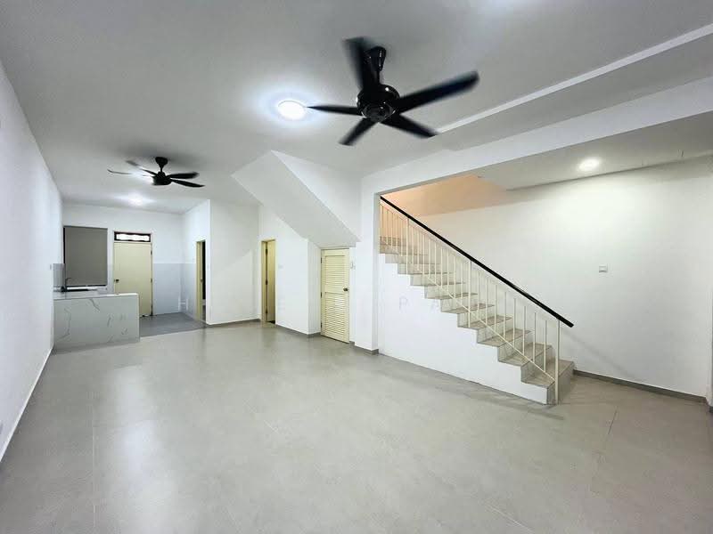 Rumah Teres 2-Tingkat untuk Disewa di Pengerang (Johor) - Hubert Pang - Living Room - PropertyGuru.com.my