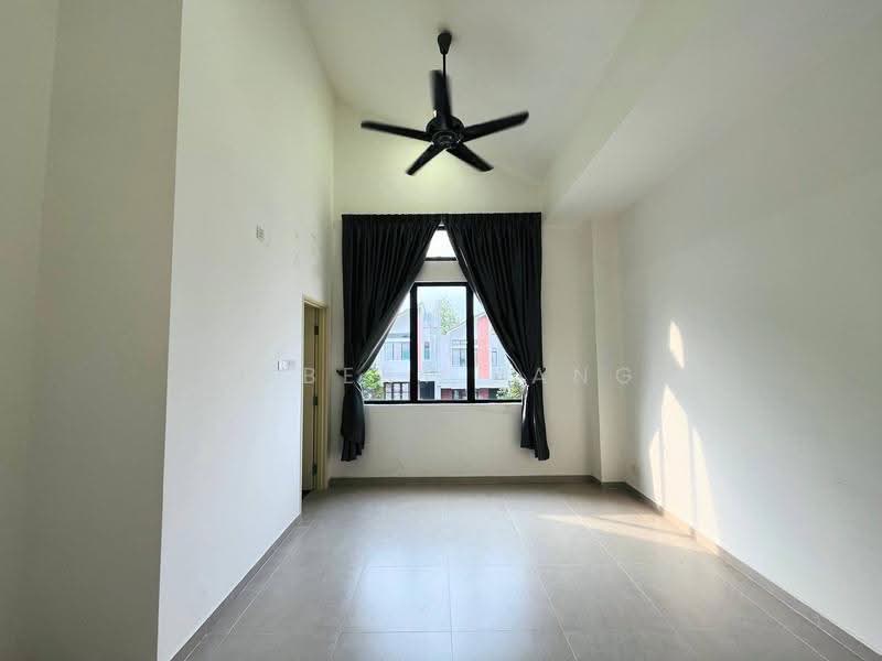 Rumah Teres 2-Tingkat untuk Disewa di Pengerang (Johor) - Hubert Pang - Living Room - PropertyGuru.com.my