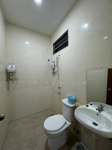 Semi-Detached House for Sale in Penampang (Sabah) - Yee Fun Lim - Bathroom - PropertyGuru.com.my
