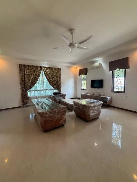 Link Bungalow for Rent in Taman Austin Perdana (Tebrau) - Vivy Ng - Living Room - PropertyGuru.com.my
