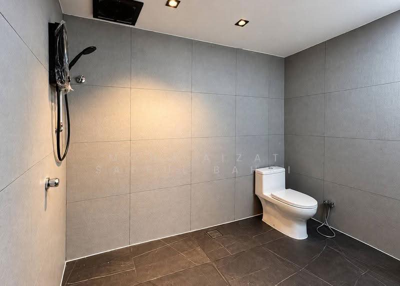 Bungalow House for Sale in Titiwangsa (Kuala Lumpur) - Mohd Aizat Saiful Bahri - Bathroom - PropertyGuru.com.my