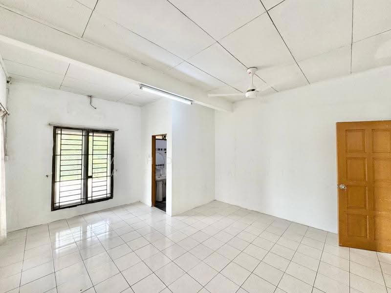 1-storey Terraced House for Sale in Bandar Saujana Putra (Tanjong Duabelas) - Mohd Aizat Saiful Bahri - Interior - PropertyGuru.com.my
