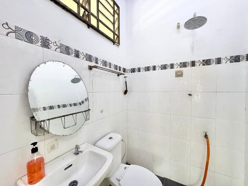 1-storey Terraced House for Sale in Bandar Saujana Putra (Tanjong Duabelas) - Mohd Aizat Saiful Bahri - Bathroom - PropertyGuru.com.my