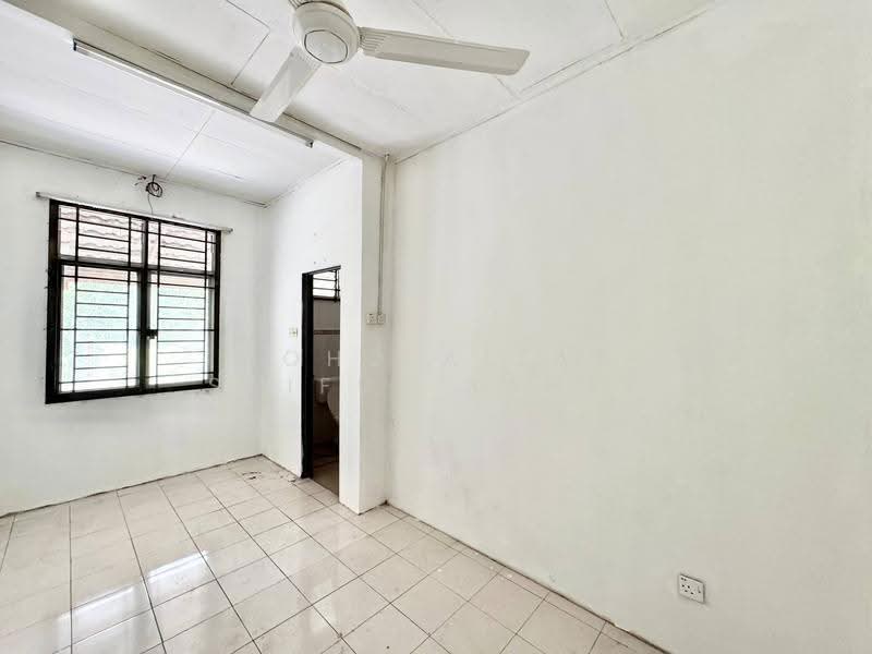 1-storey Terraced House for Sale in Bandar Saujana Putra (Tanjong Duabelas) - Mohd Aizat Saiful Bahri - Interior - PropertyGuru.com.my