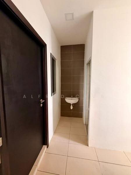 Kondominium untuk Dijual di The Park Residence - Alfred Chua - Corridor - PropertyGuru.com.my