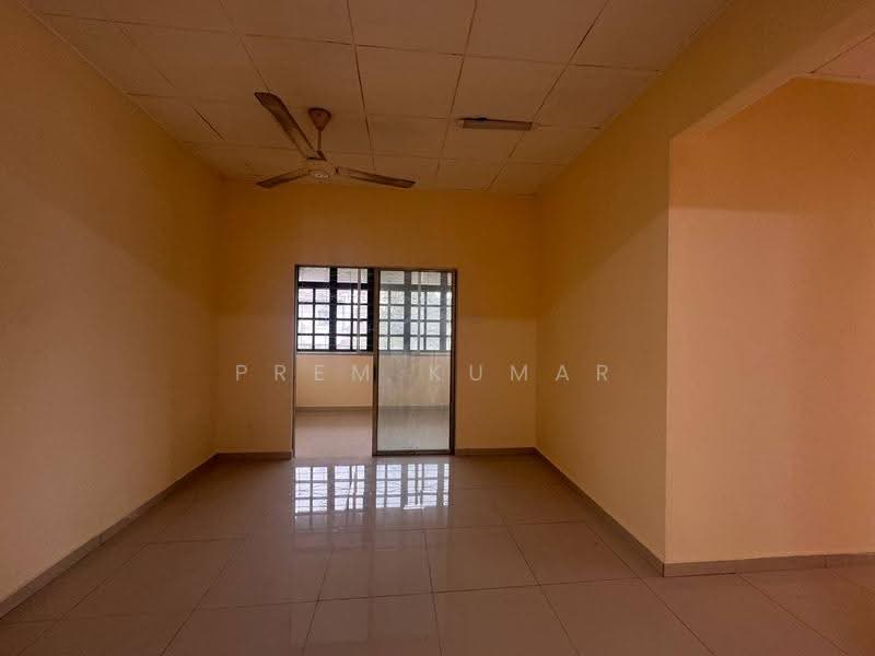 Rumah Teres 2-Tingkat untuk Dijual di Kampung Tunku (Petaling Jaya) - Prem Kumar - Living Room - PropertyGuru.com.my