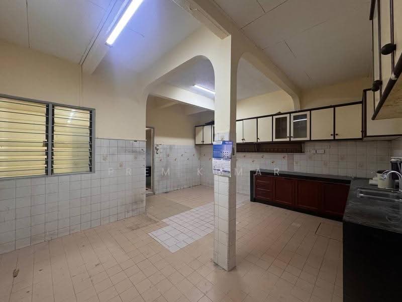 Rumah Teres 2-Tingkat untuk Dijual di Kampung Tunku (Petaling Jaya) - Prem Kumar - Kitchen - PropertyGuru.com.my