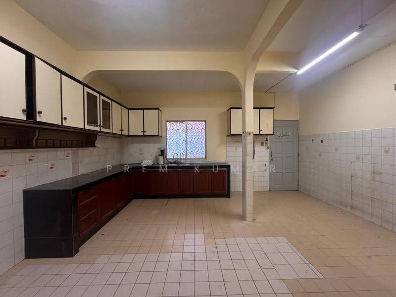 Rumah Teres 2-Tingkat untuk Dijual di Kampung Tunku (Petaling Jaya) - Prem Kumar - Kitchen - PropertyGuru.com.my