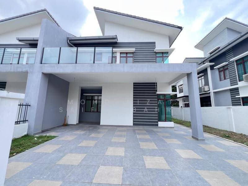 Semi-Detached House for Sale in Seksyen 3 (Bangi) - Mohd Aizat Saiful Bahri - Exterior - PropertyGuru.com.my