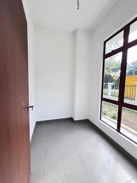 Semi-Detached House for Sale in Seksyen 3 (Bangi) - Mohd Aizat Saiful Bahri - Interior - PropertyGuru.com.my