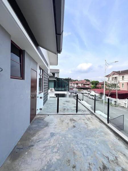 Semi-Detached House for Sale in Seksyen 3 (Bangi) - Mohd Aizat Saiful Bahri - Exterior - PropertyGuru.com.my