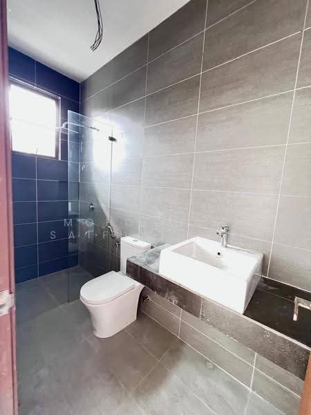 Semi-Detached House for Sale in Seksyen 3 (Bangi) - Mohd Aizat Saiful Bahri - Bathroom - PropertyGuru.com.my