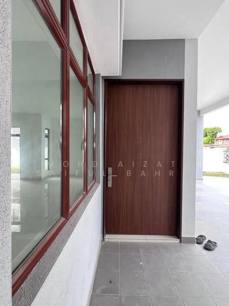 Semi-Detached House for Sale in Seksyen 3 (Bangi) - Mohd Aizat Saiful Bahri - Entrance - PropertyGuru.com.my
