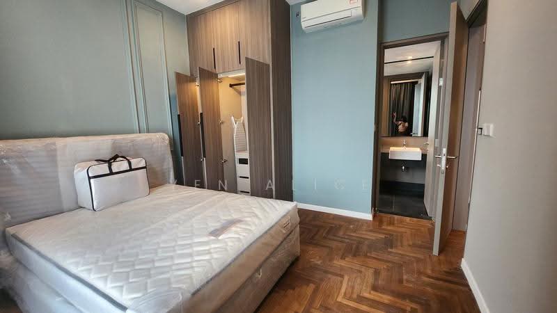 Kediaman Servis untuk Dijual di Bloomsvale - Yen Alice - Master Bedroom - PropertyGuru.com.my