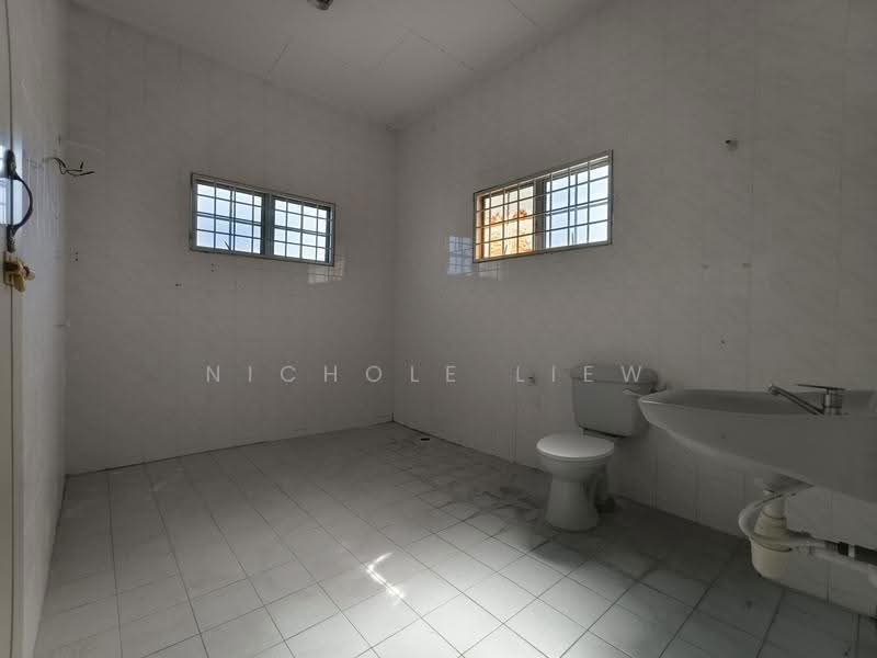 Rumah Berkembar untuk Disewa di Bandar Kajang (Kajang) - Nichole Liew - Bathroom - PropertyGuru.com.my