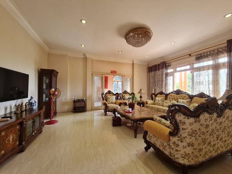 Bungalow House for Sale in Mines Resort City (Seri Kembangan) - Venice Chong - Living Room - PropertyGuru.com.my